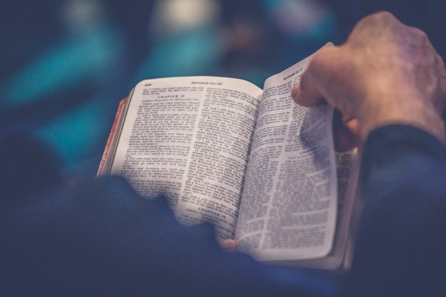 Bible Usage and Community Engagement in Modern Churches